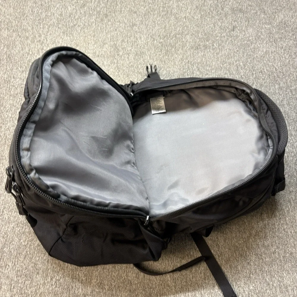 The North Face Lapttop Backpack Flexvent Black Large Recon